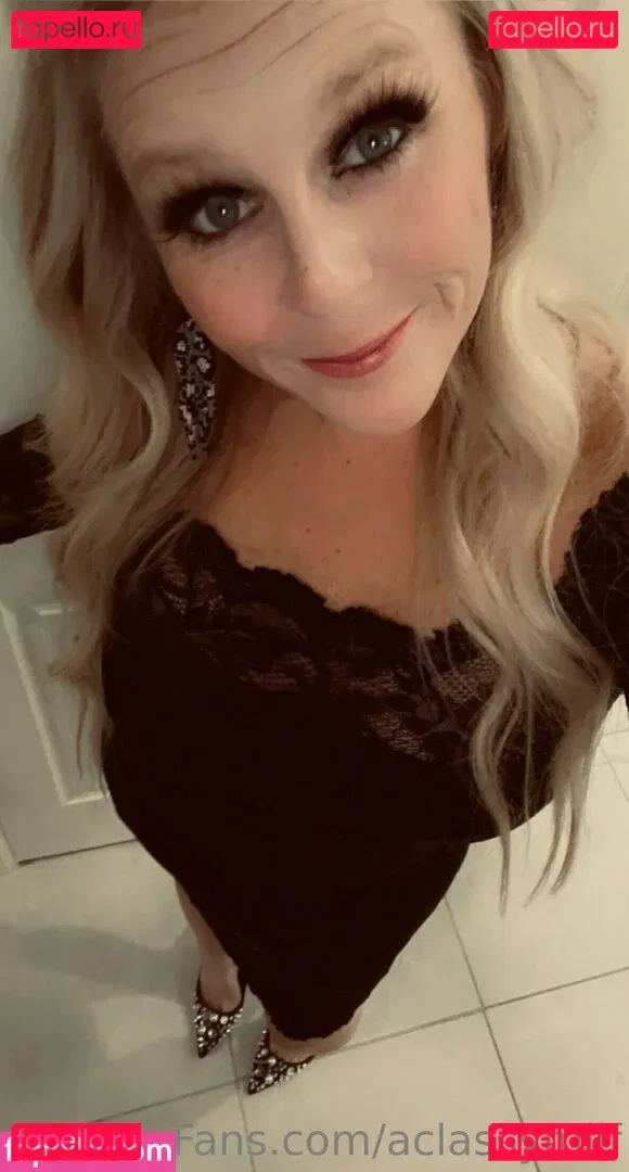 aclassymilf Onlyfans Photo Gallery 