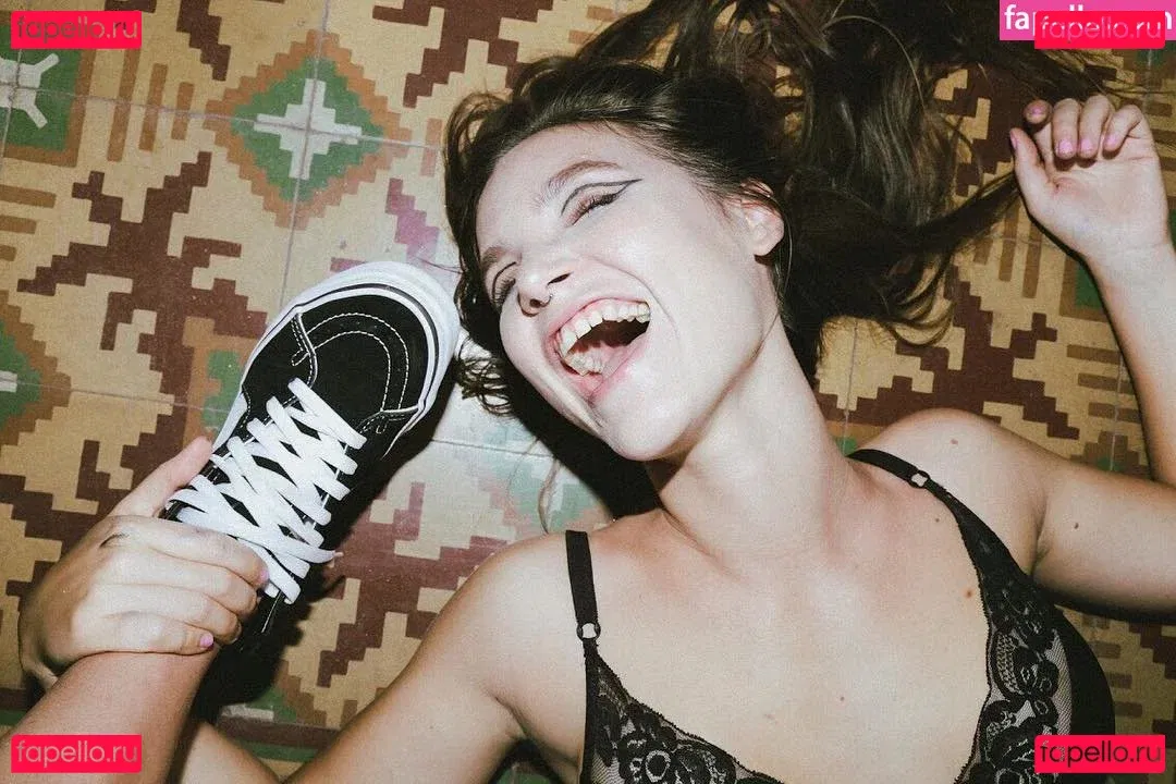 Florencia Decall Onlyfans Photo Gallery 