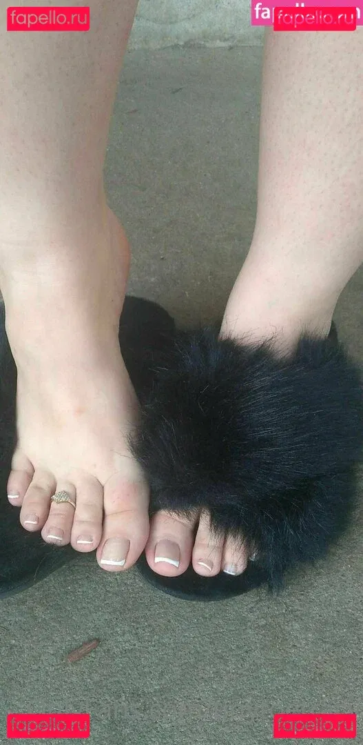 tinytoetracy Onlyfans Photo Gallery 