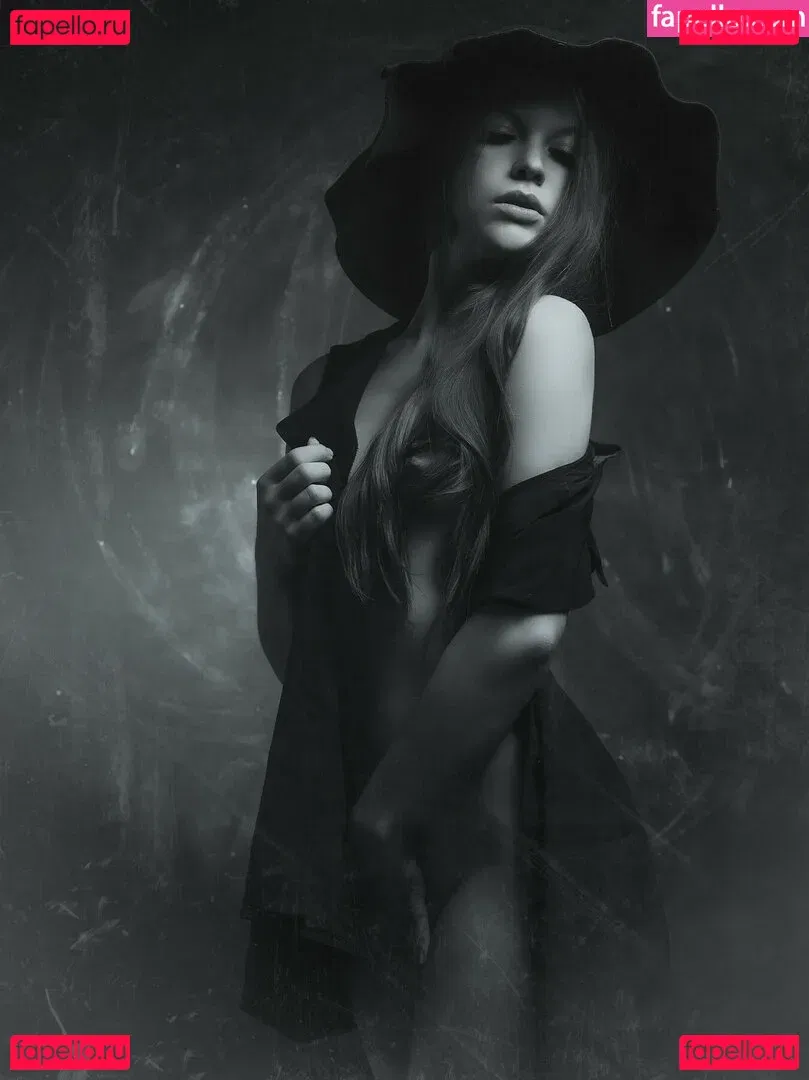 helen_frost Onlyfans Photo Gallery 