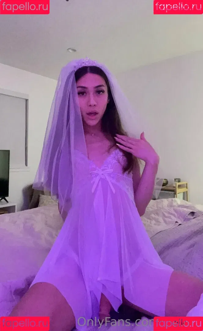 Uyuna Onlyfans Photo Gallery 