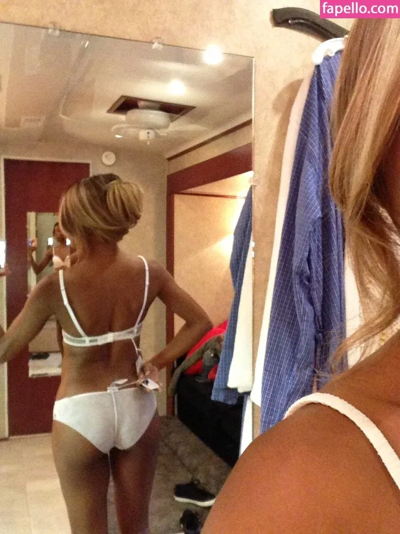 Uyuna Onlyfans Photo Gallery 