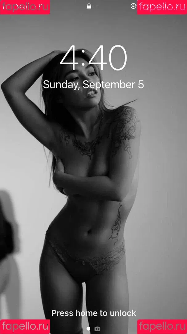 Mikah Tia Onlyfans Photo Gallery 