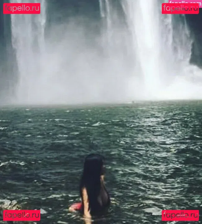 Mikah Tia Onlyfans Photo Gallery 