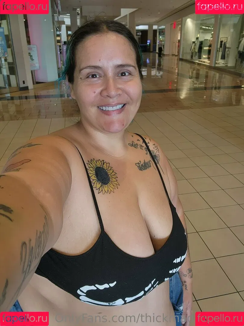thickmadaamfree Onlyfans Photo Gallery 
