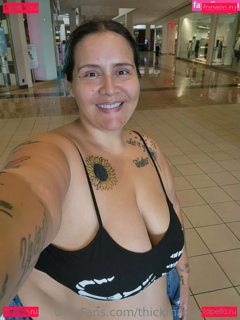 thickmadaamfree Onlyfans Photo Gallery 