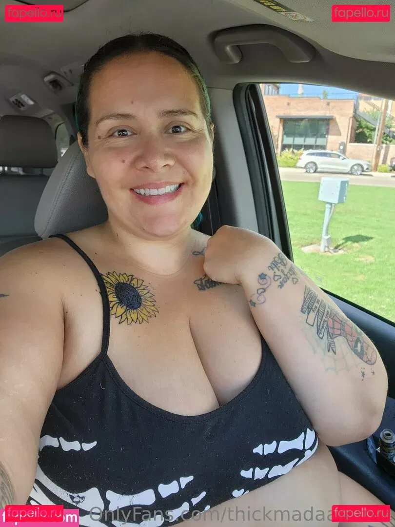 thickmadaamfree Onlyfans Photo Gallery 