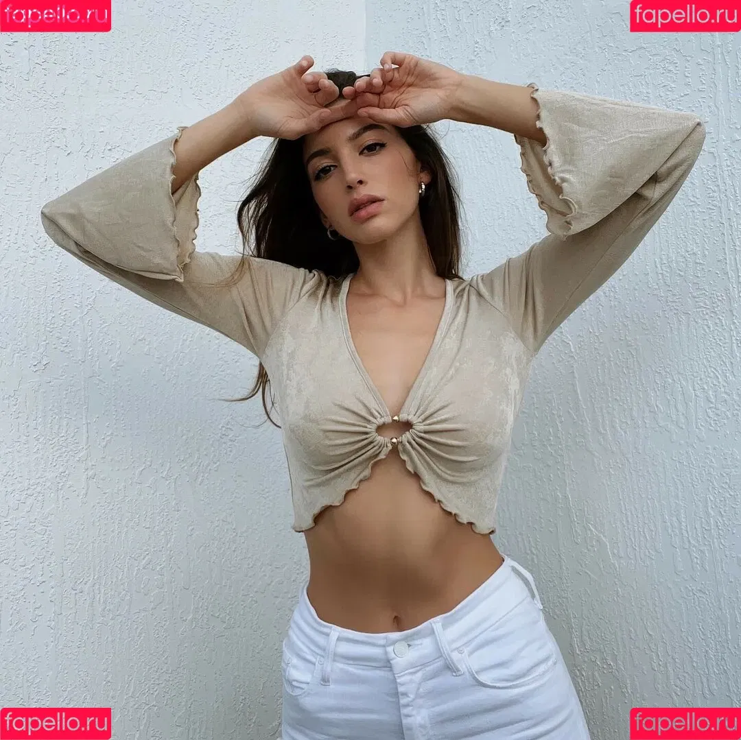 Celine Farach Onlyfans Photo Gallery 