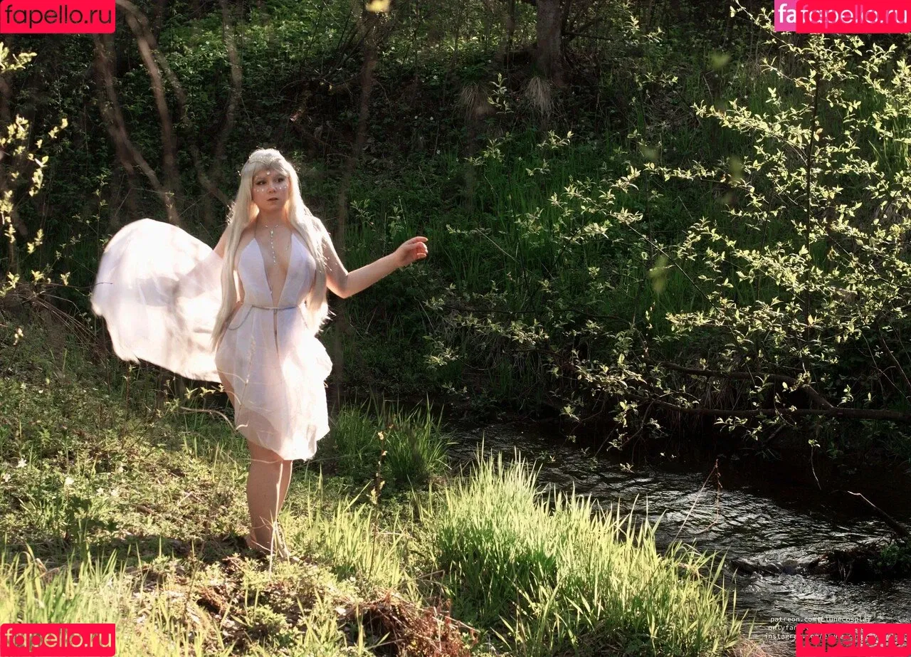 Elune Cosplay Onlyfans Photo Gallery 