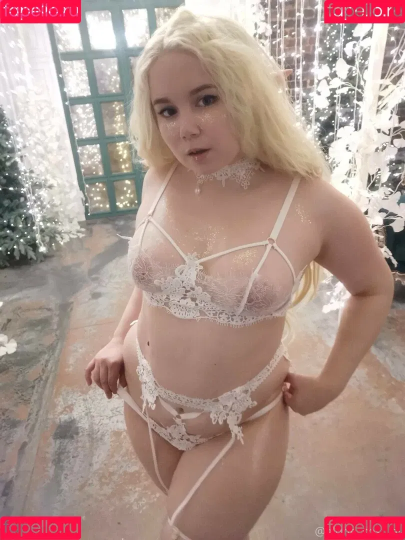 Elune Cosplay Onlyfans Photo Gallery 