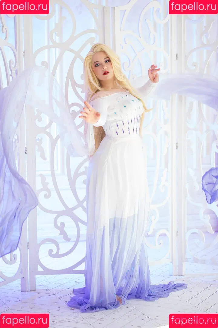 Elune Cosplay Onlyfans Photo Gallery 