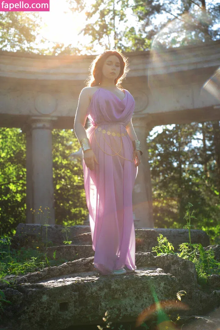 Elune Cosplay Onlyfans Photo Gallery 