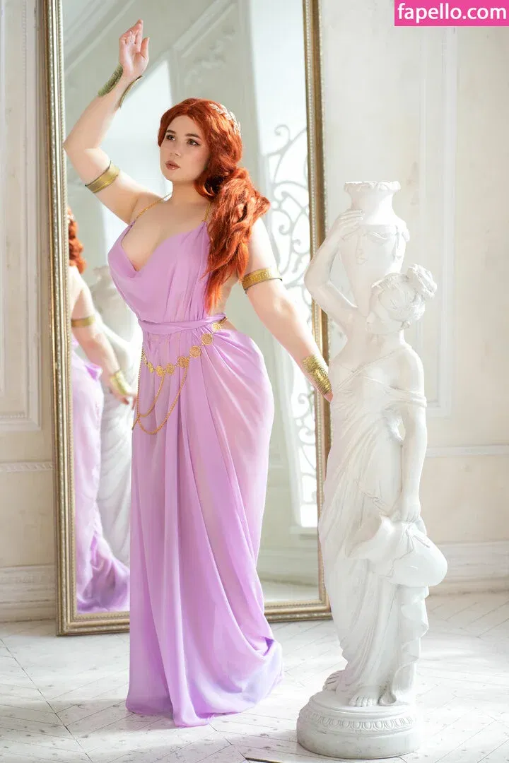 Elune Cosplay Onlyfans Photo Gallery 