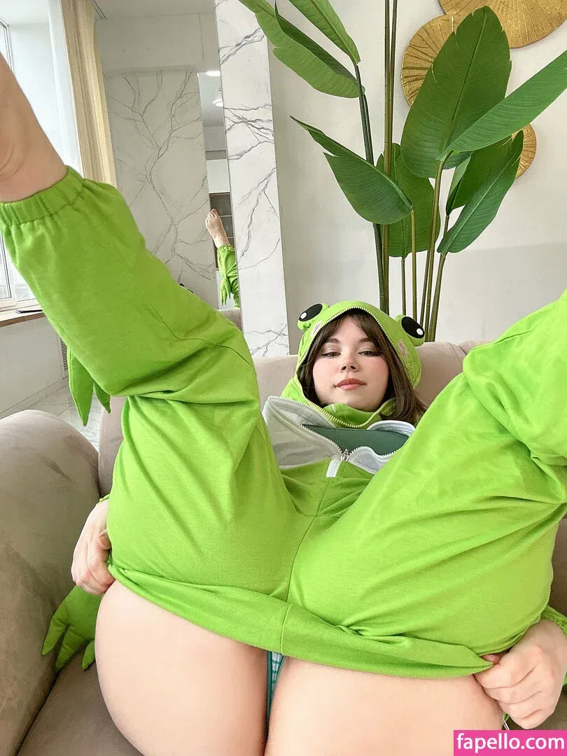 Elune Cosplay Onlyfans Photo Gallery 