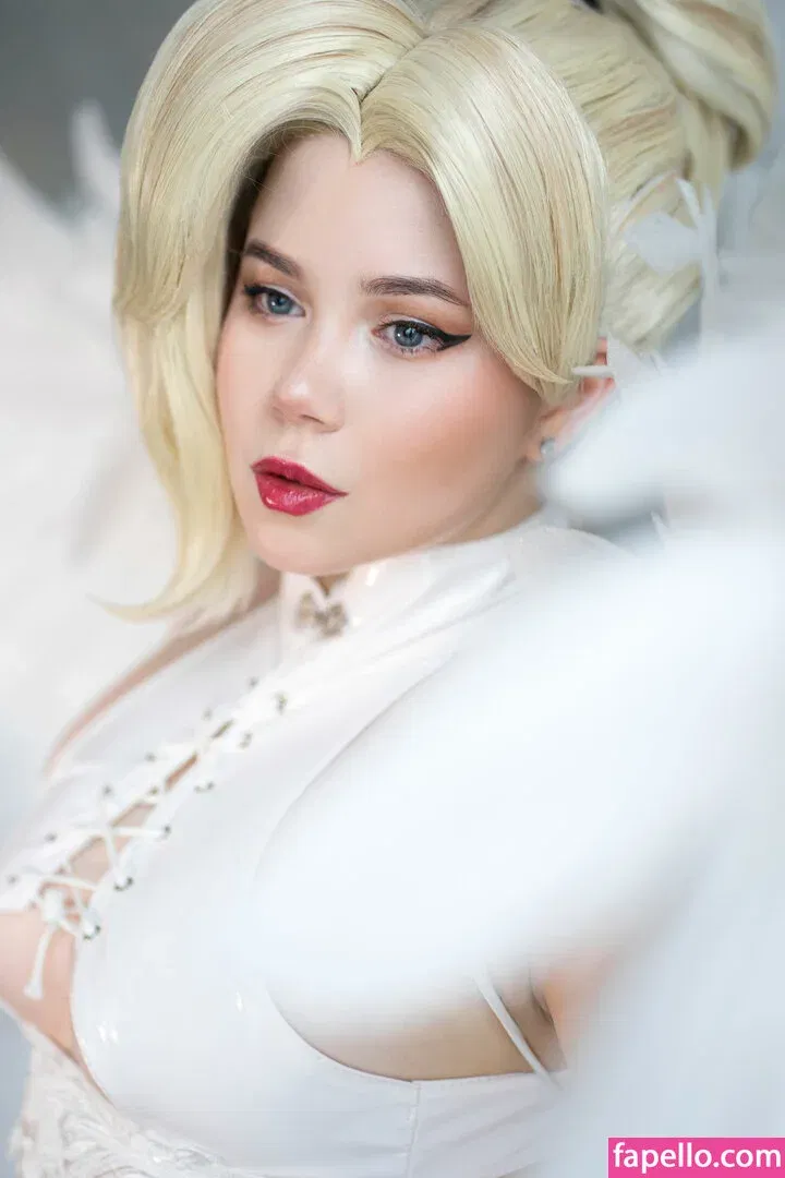 Elune Cosplay Onlyfans Photo Gallery 