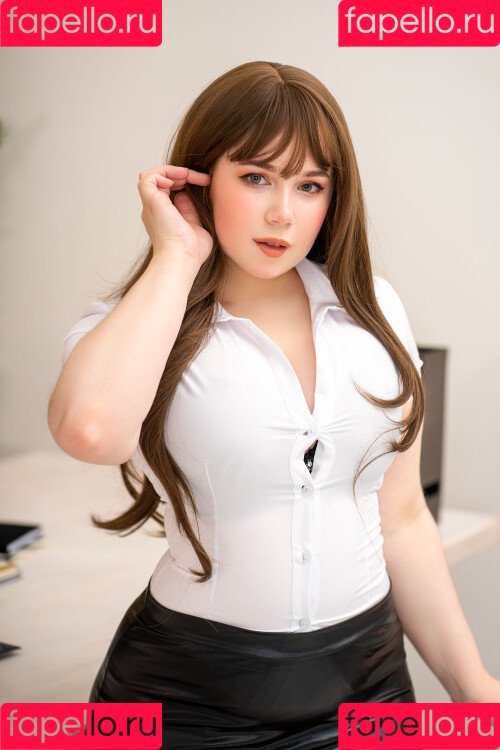 Elune Cosplay Onlyfans Photo Gallery 