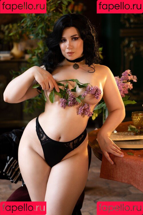 Elune Cosplay Onlyfans Photo Gallery 