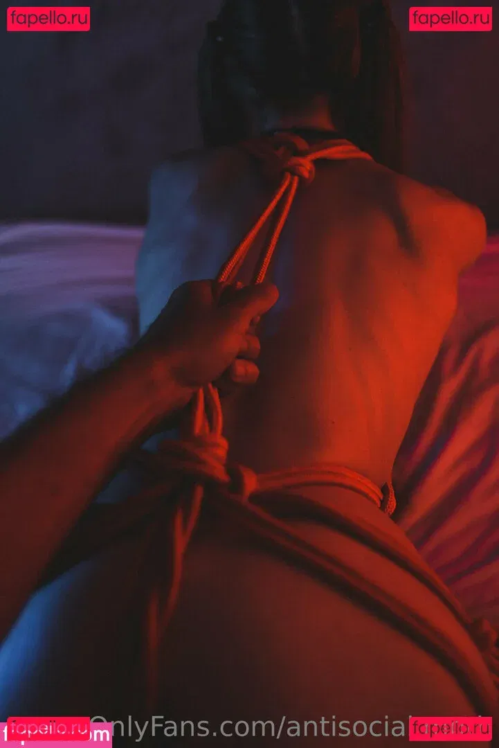 antisocial.moth Onlyfans Photo Gallery 