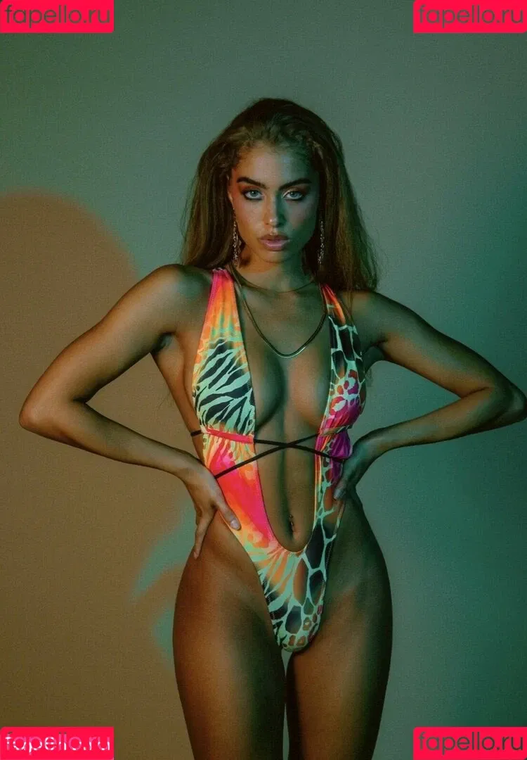 Undercover Freak Onlyfans Photo Gallery 
