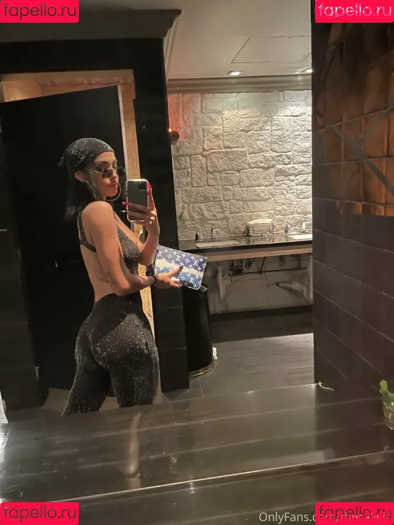 Undercover Freak Onlyfans Photo Gallery 