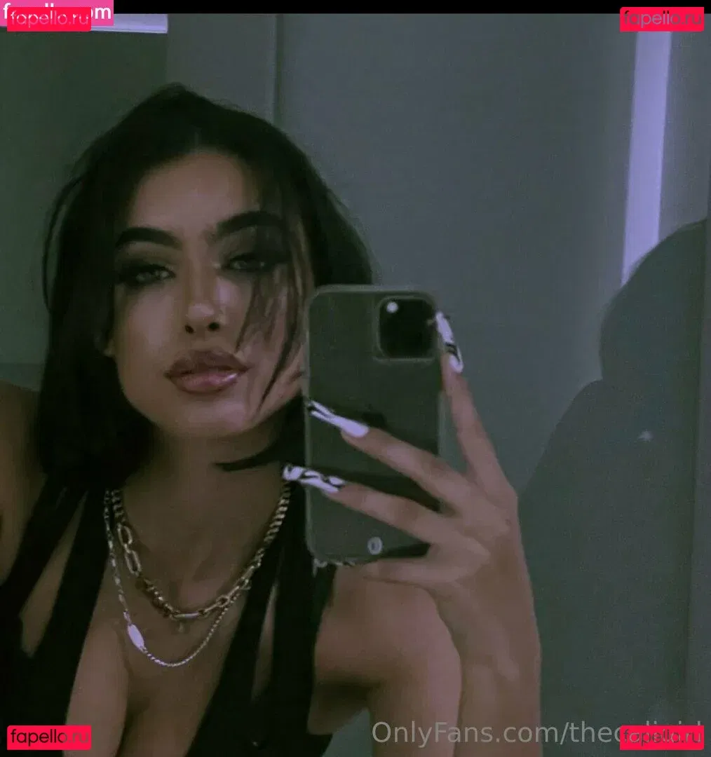 Undercover Freak Onlyfans Photo Gallery 