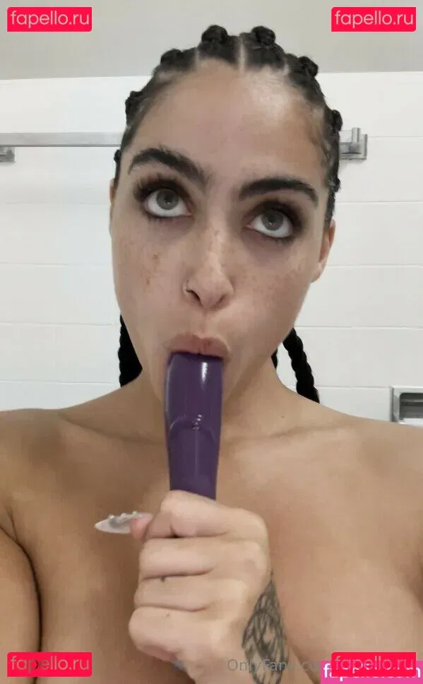 Undercover Freak Onlyfans Photo Gallery 