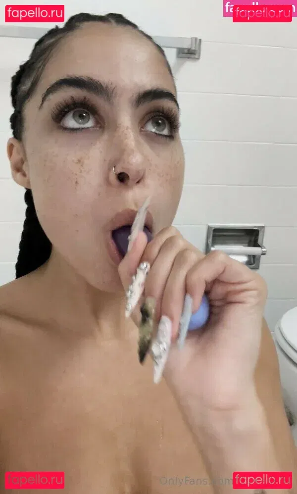 Undercover Freak Onlyfans Photo Gallery 