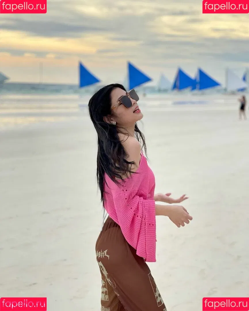 Caroline Lapena Onlyfans Photo Gallery 