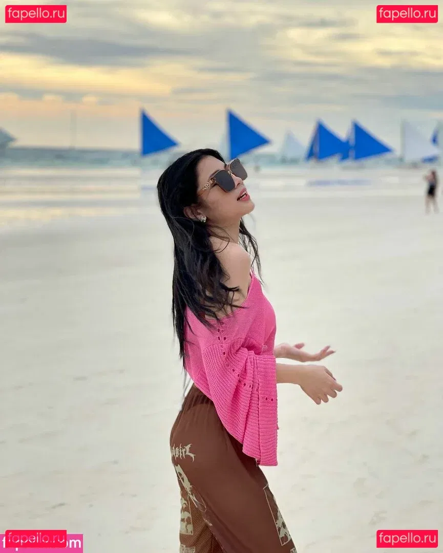 Caroline Lapena Onlyfans Photo Gallery 