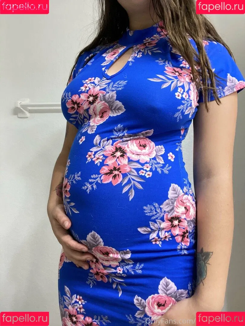pregnantsnow Onlyfans Photo Gallery 