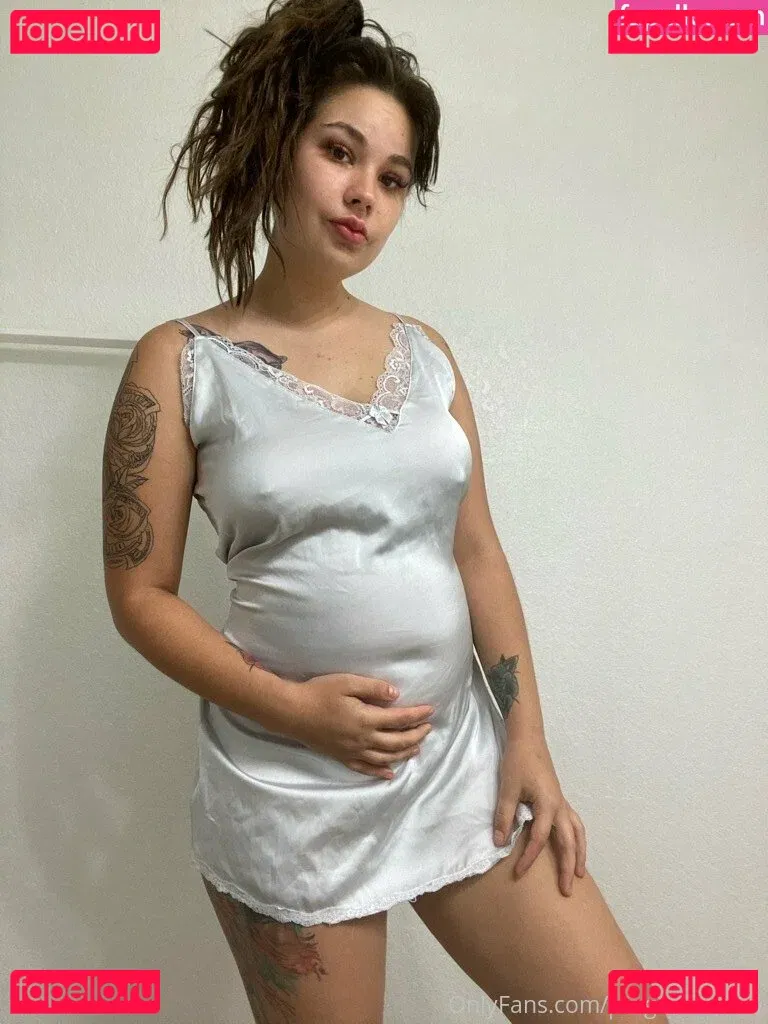 pregnantsnow Onlyfans Photo Gallery 