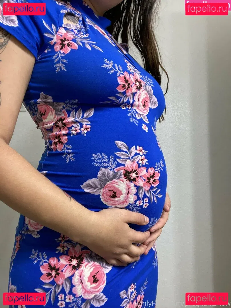 pregnantsnow Onlyfans Photo Gallery 