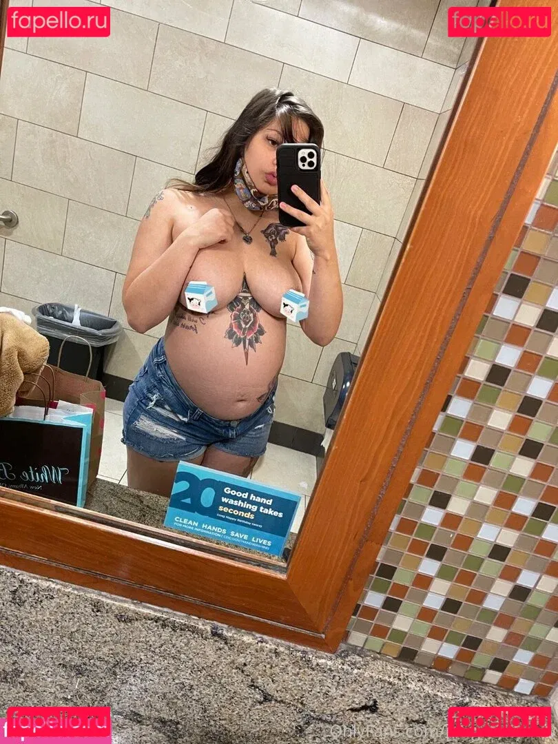 pregnantsnow Onlyfans Photo Gallery 