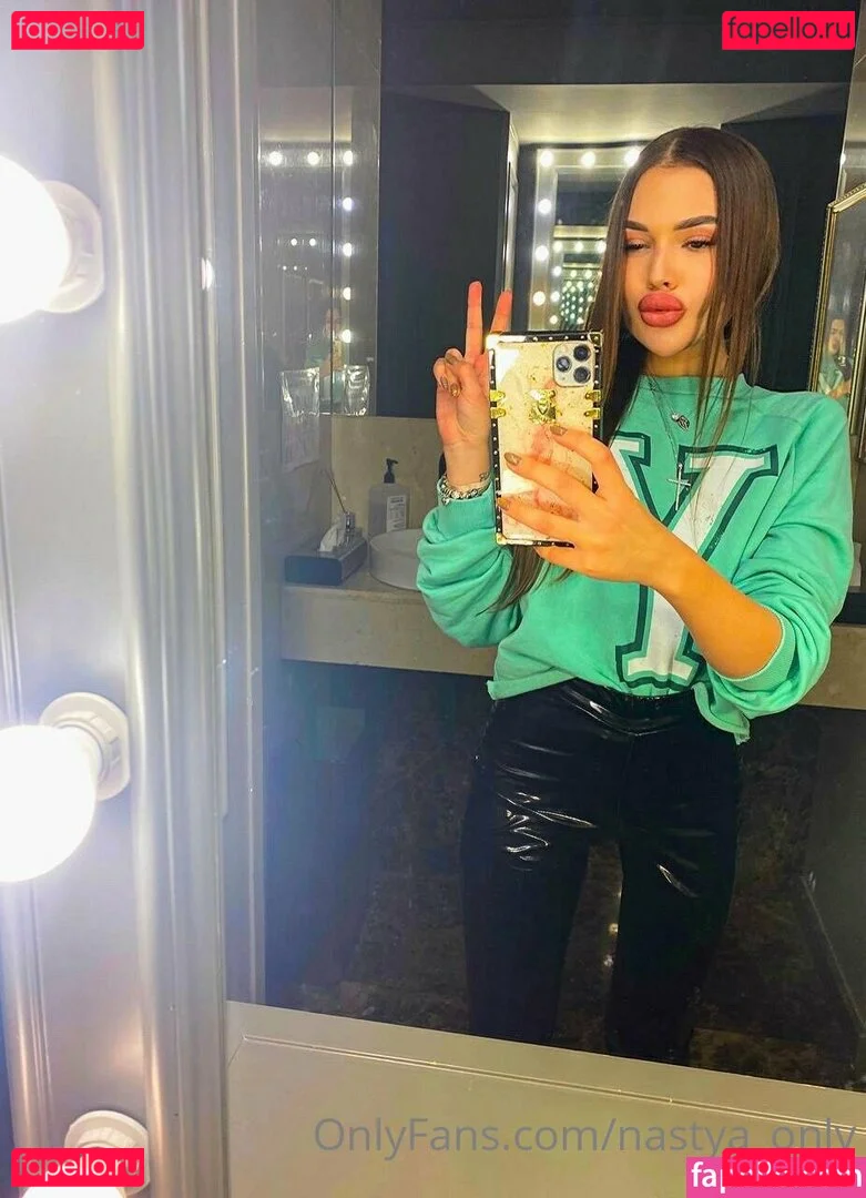 sofa_ukr Onlyfans Photo Gallery 