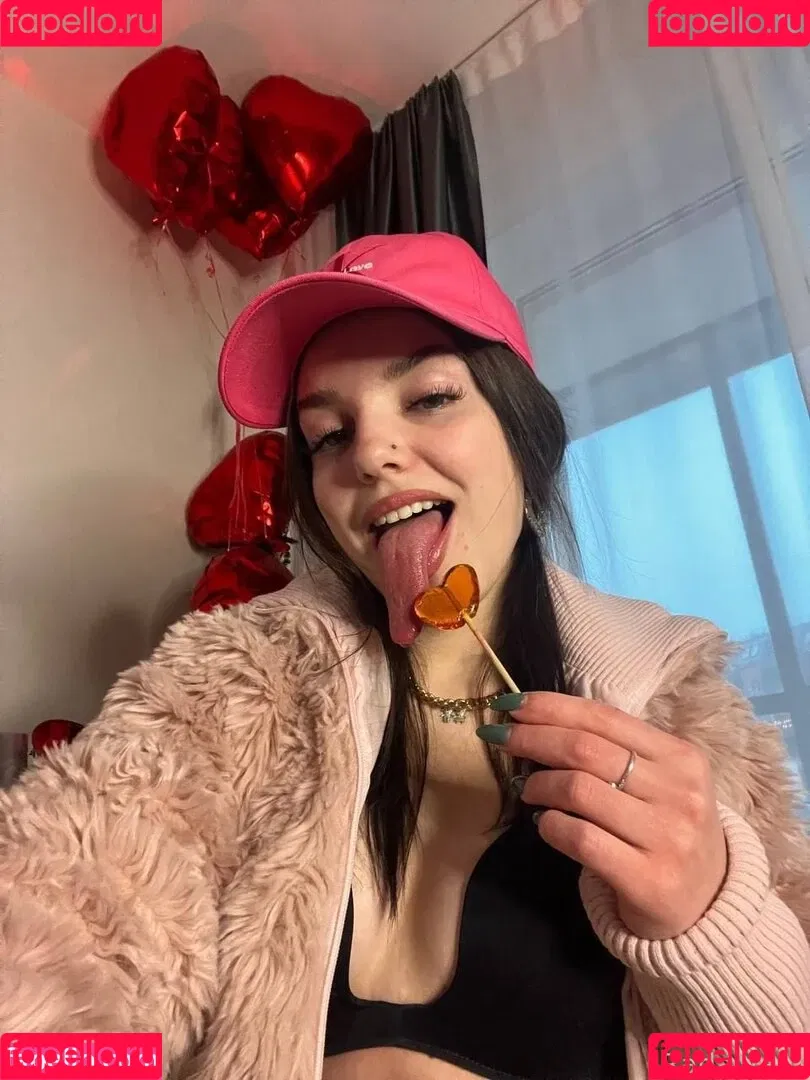 Radmila Maro Onlyfans Photo Gallery 