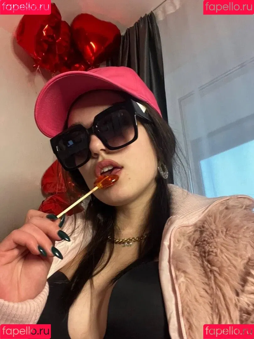 Radmila Maro Onlyfans Photo Gallery 