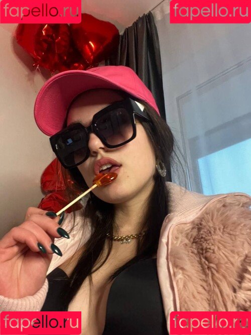 Radmila Maro Onlyfans Photo Gallery 