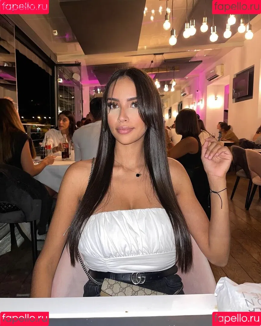Chirine Sabaiti Onlyfans Photo Gallery 