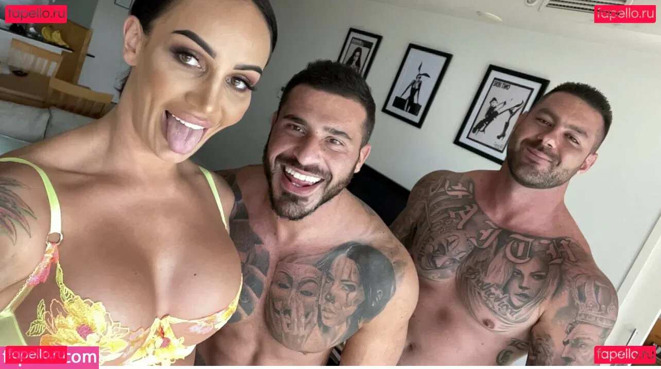 HyIey Vernon Onlyfans Photo Gallery 