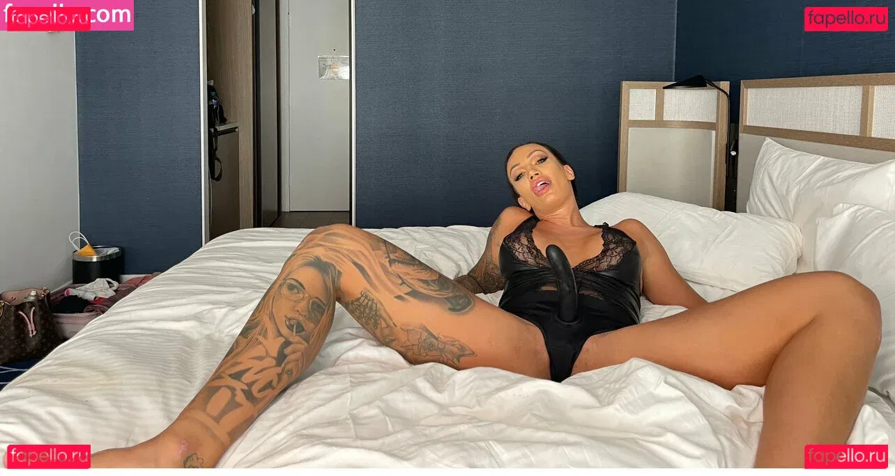 HyIey Vernon Onlyfans Photo Gallery 