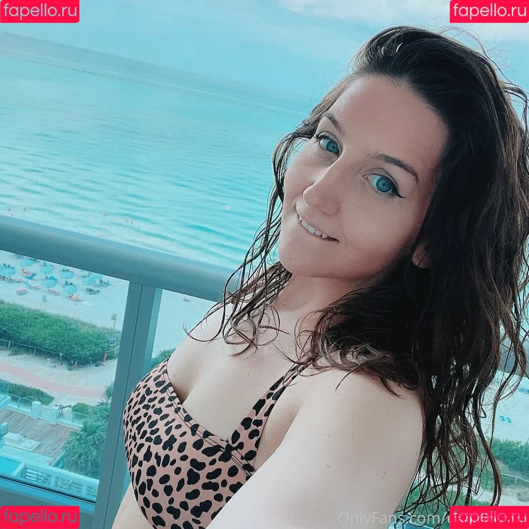 ellesfreepage Onlyfans Photo Gallery 