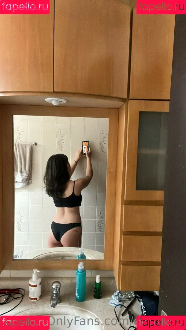 glrmmro Onlyfans Photo Gallery 