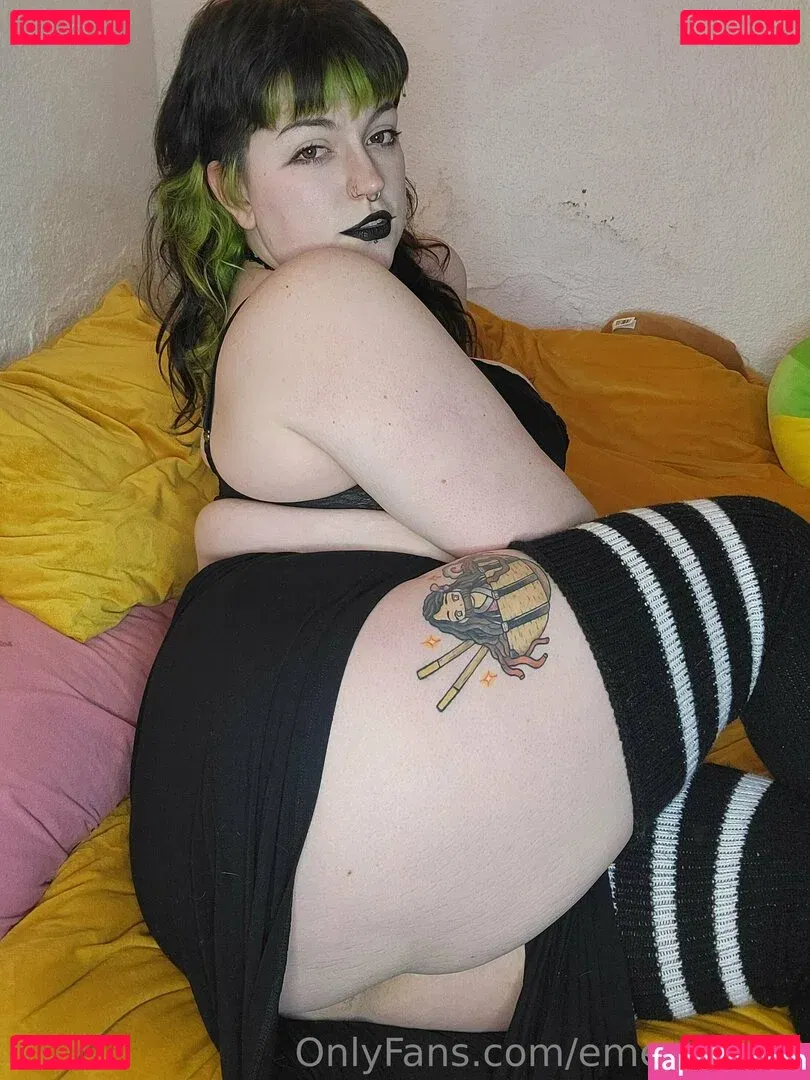 emery.babe Onlyfans Photo Gallery 