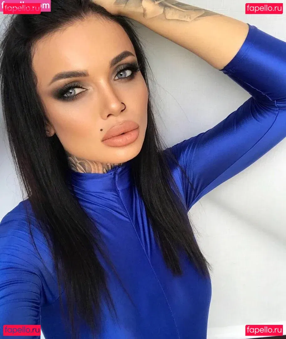 Wrapashouse Onlyfans Photo Gallery 