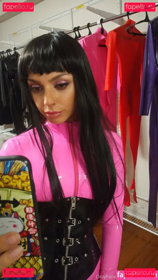 Wrapashouse Onlyfans Photo Gallery 