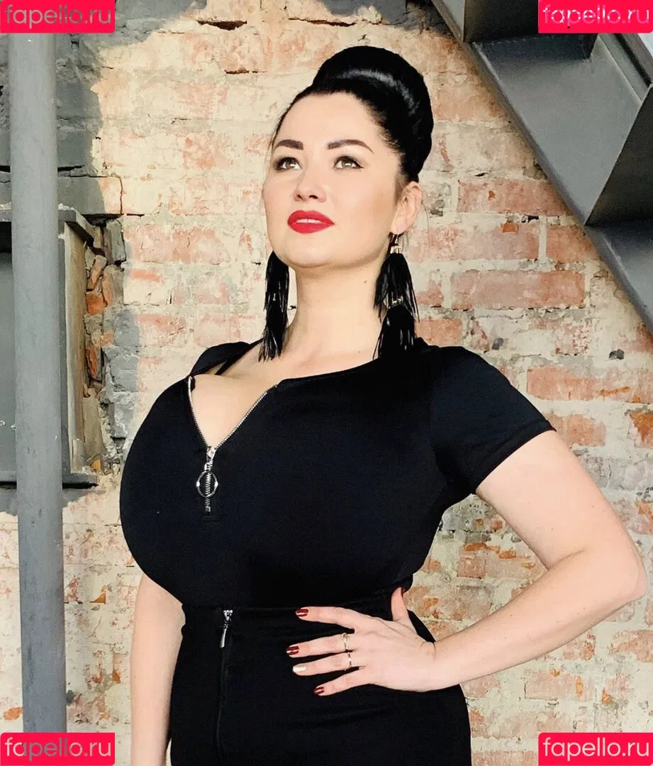 Irina P Onlyfans Photo Gallery 