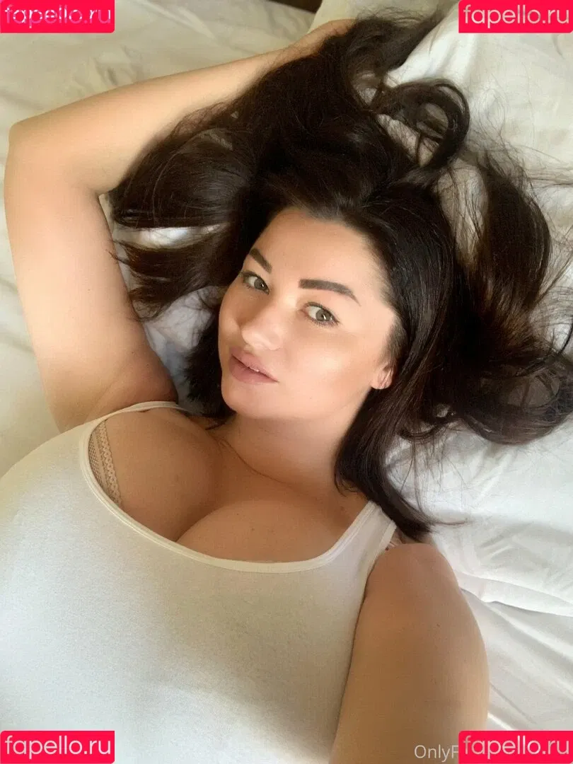 Irina P Onlyfans Photo Gallery 
