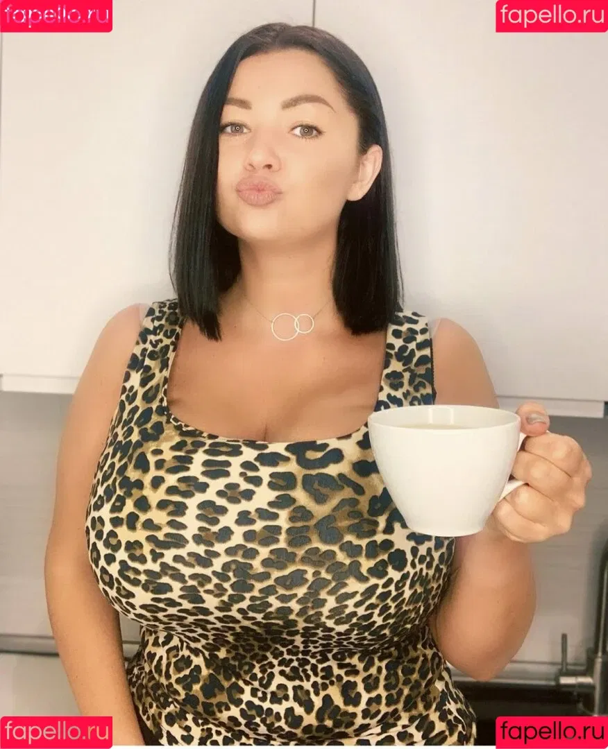 Irina P Onlyfans Photo Gallery 