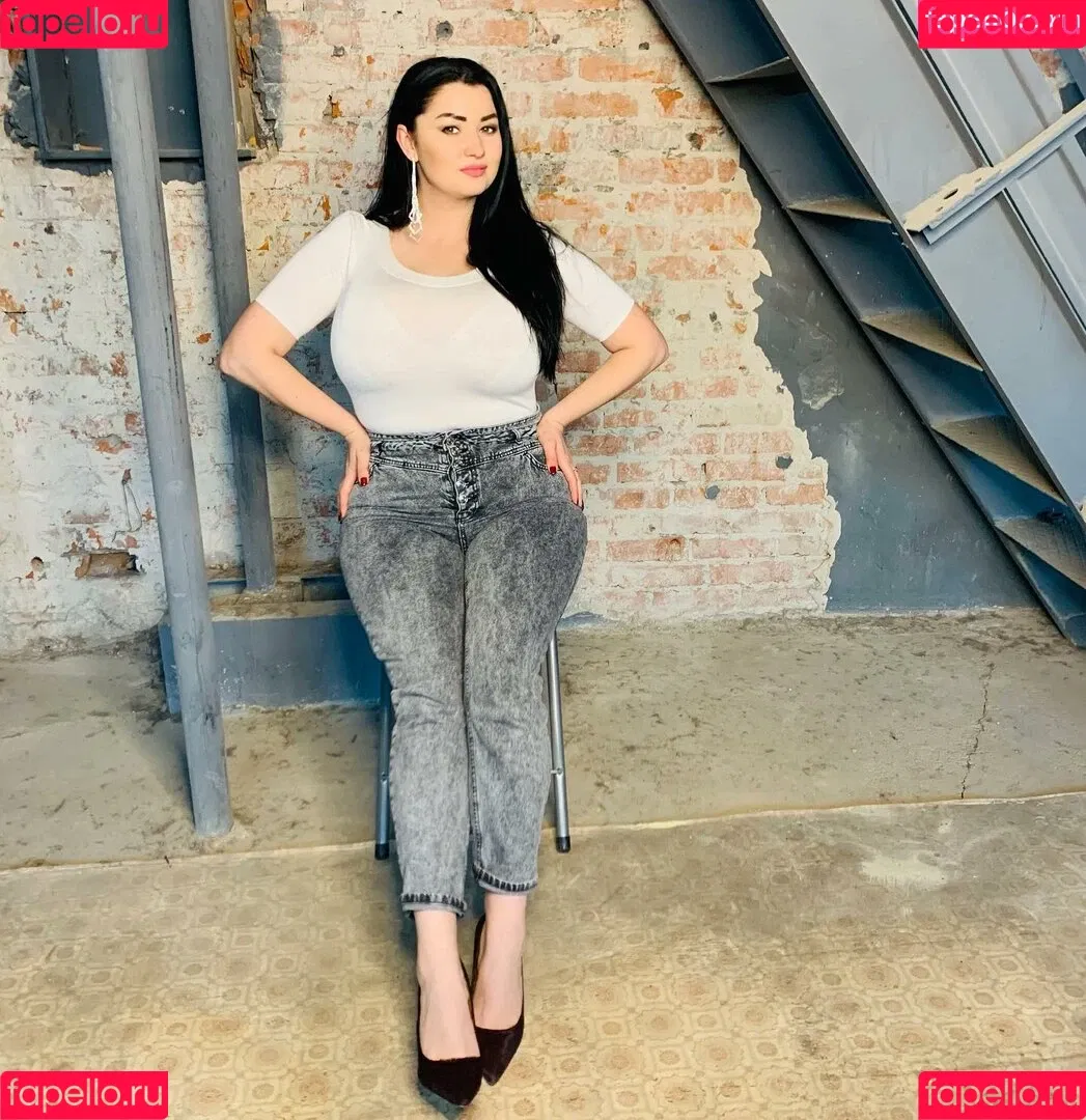 Irina P Onlyfans Photo Gallery 