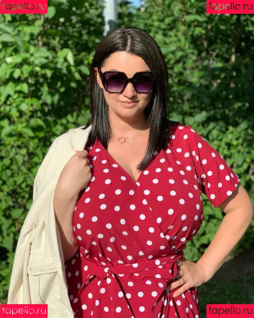 Irina P Onlyfans Photo Gallery 